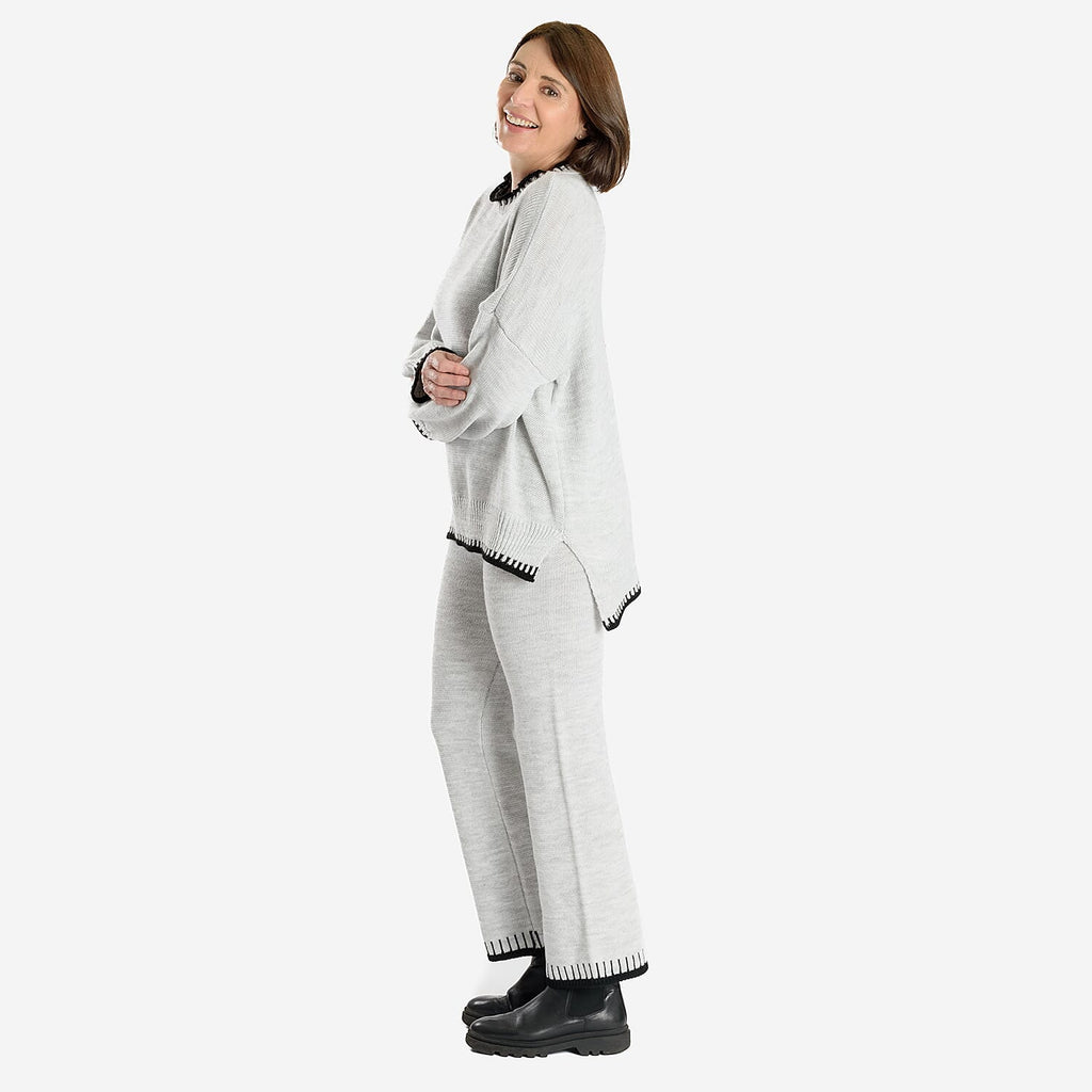 Women’s Knitted Cropped Wide-Leg Trousers with Contrast Stitch Hem
