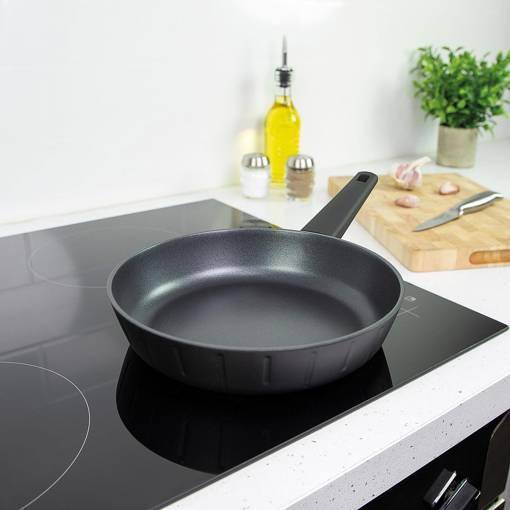 Frying Pan (24cm) - Electric, Gas, Induction & Hotplate. Forged Aluminium Base & PFOA Free - Non Stick