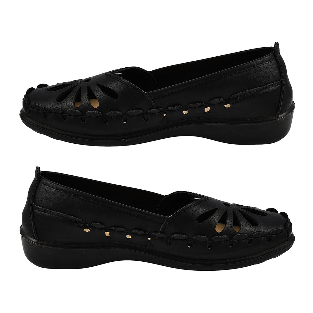 Shoe Tree Comfort Palma Lightweight Slip On Shoe (Size 3) - Black