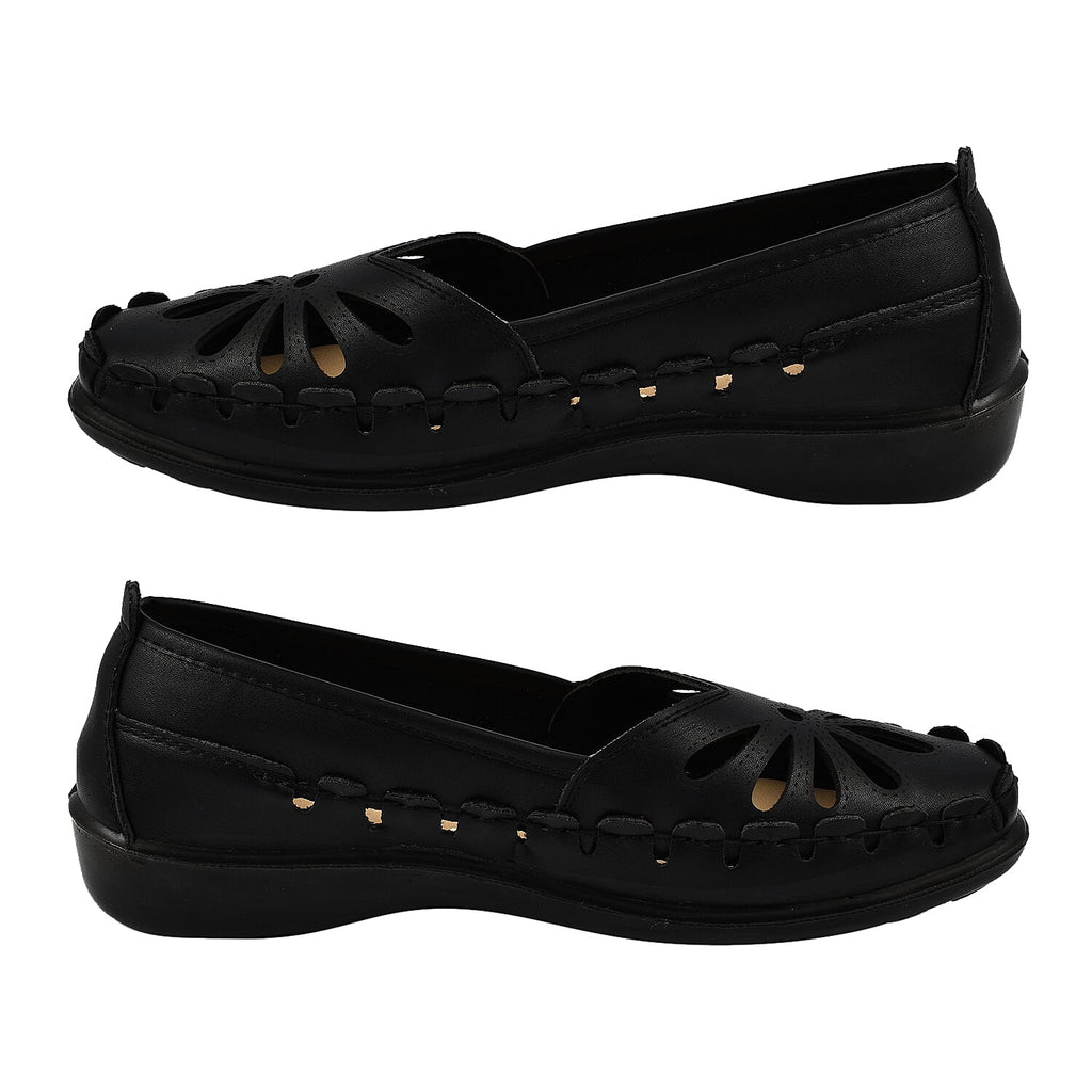 Shoe Tree Comfort Palma Lightweight Slip On Shoe (Size 3) - Black