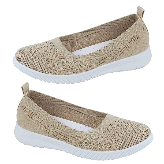 Brand New Launch Daiquiri Slip On Ballerina Pump (Size 8) - Beige