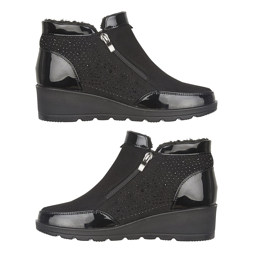 Ladies Shoe (Size 4) - Black
