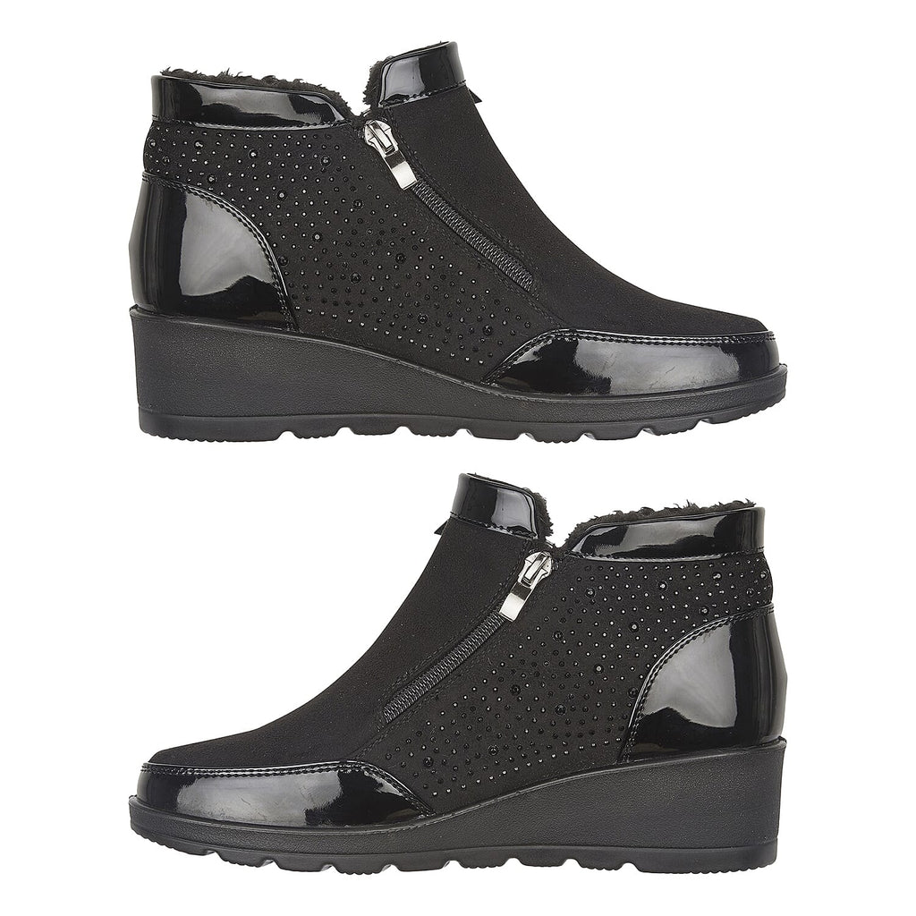 Ladies Shoe (Size 4) - Black