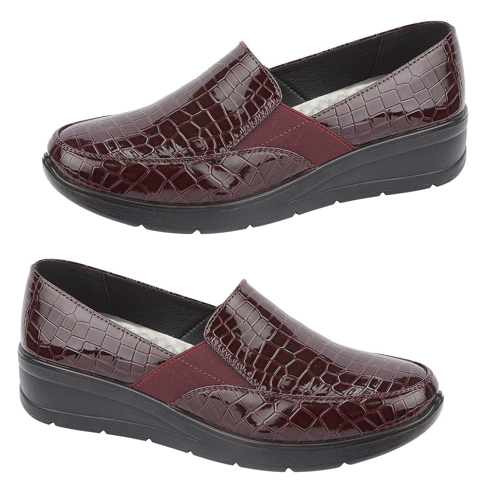 Ladies Shoe (Size 7) - Burgundy Croc