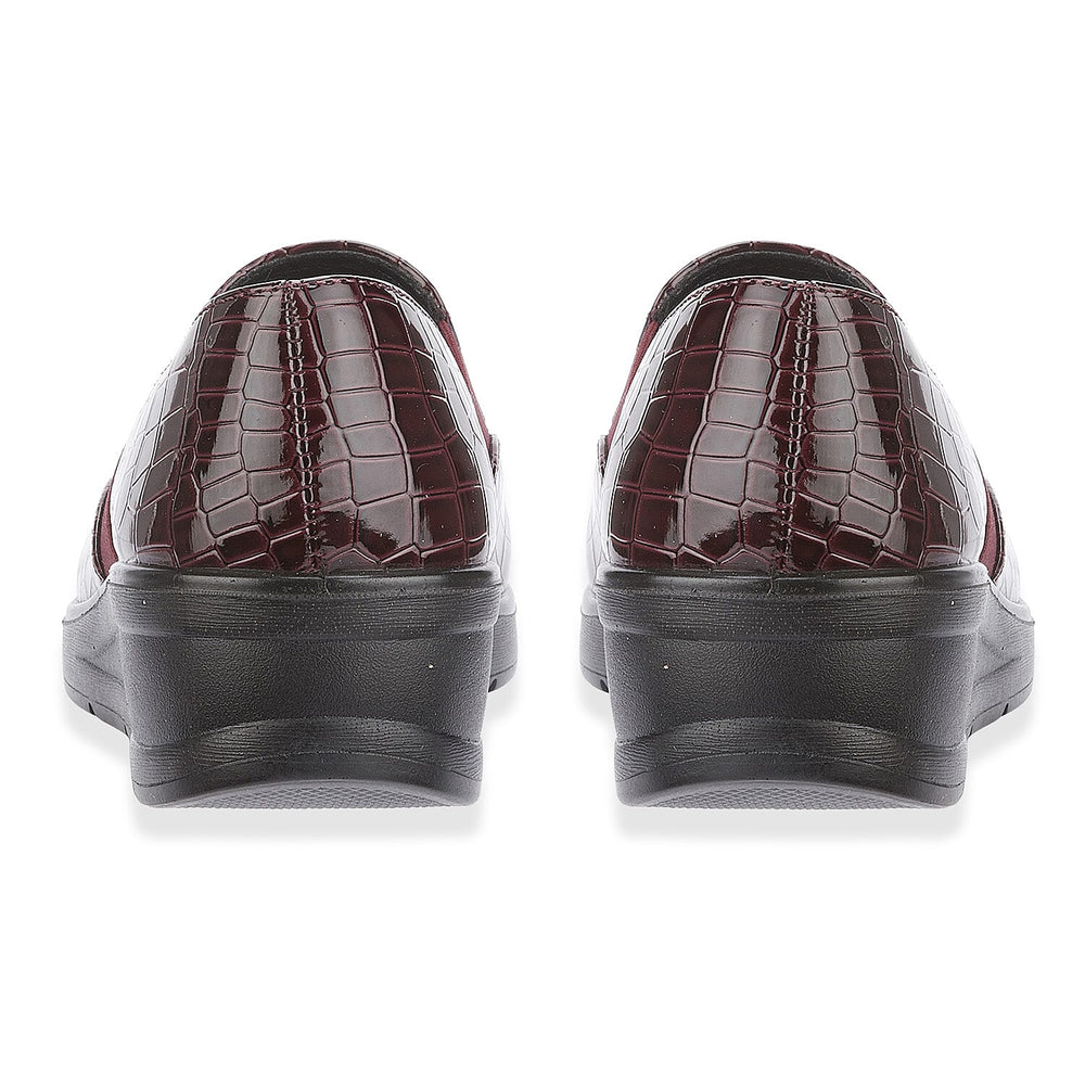 Ladies Shoe (Size 7) - Burgundy Croc