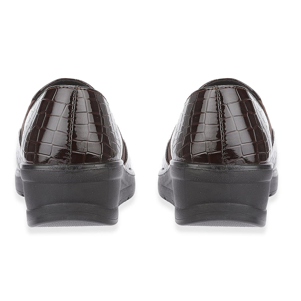 Ladies Shoe (Size 7) - Dark Brown Croc