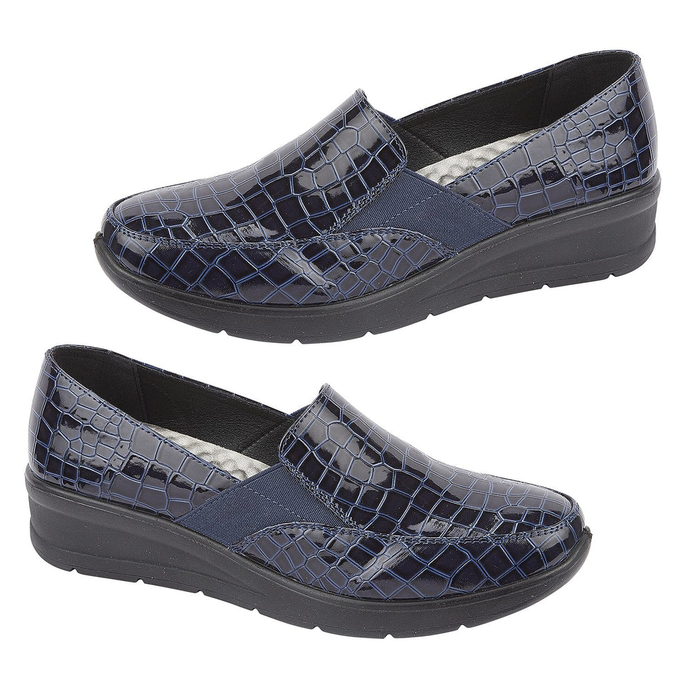 Ladies Shoe (Size 7) - Navy Croc