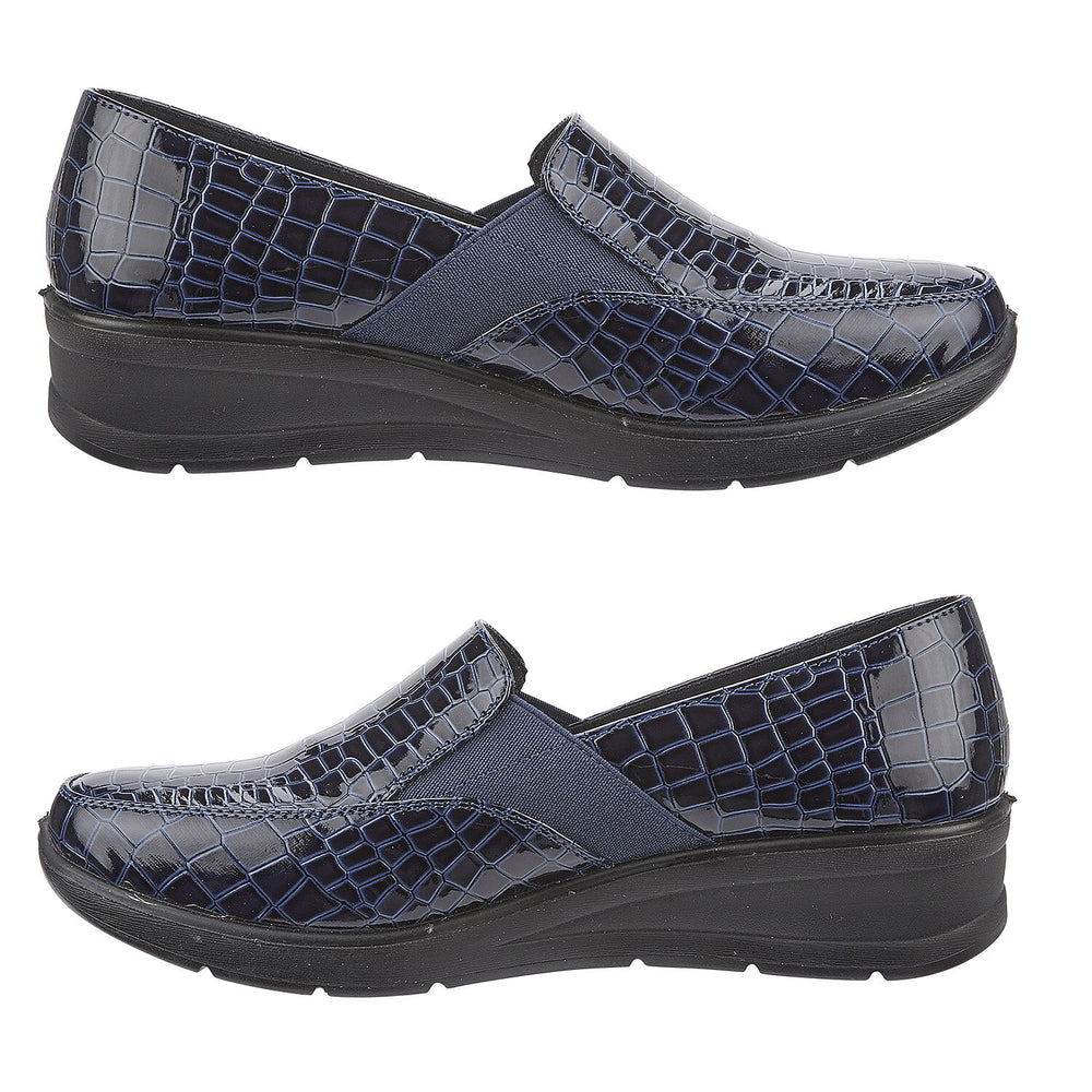 Ladies Shoe (Size 7) - Navy Croc