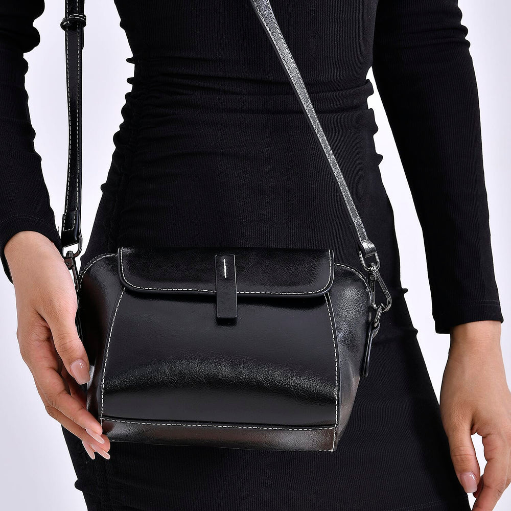 Sumptuous quality 100% Genuine Leather Crossbody Bag - Black