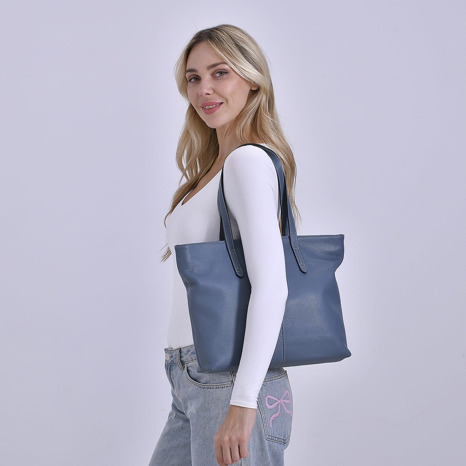 Closeout Deal - SUMPTUOUS 100% Genuine Leather Tote Bag - Blue