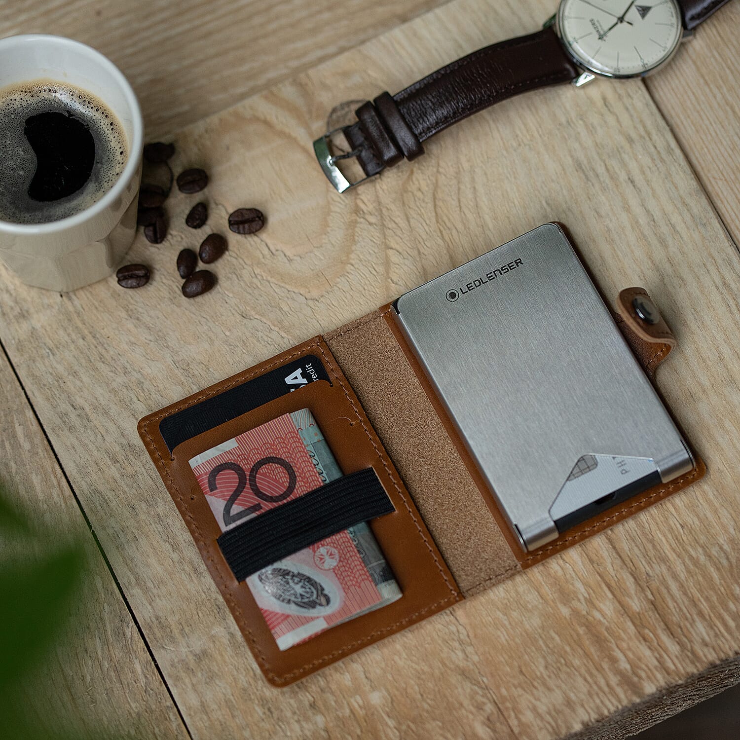 Ledlenser Lite Genuine Leather Wallet, Wireless Charging, Secure Card Holder, Flashlight With RFID Protection - Camel