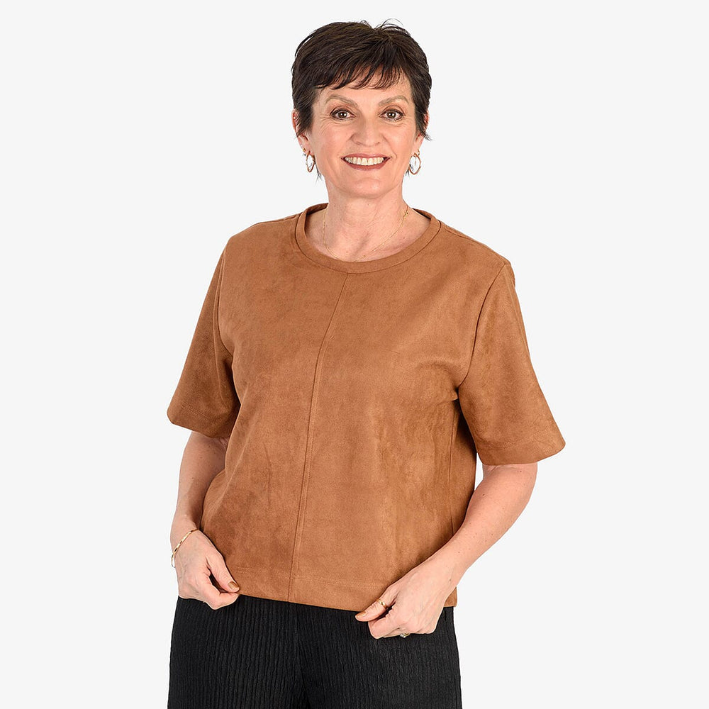 - Maisi Suede Feel Casual Relaxed T-Shirt (Size L) - BROWN