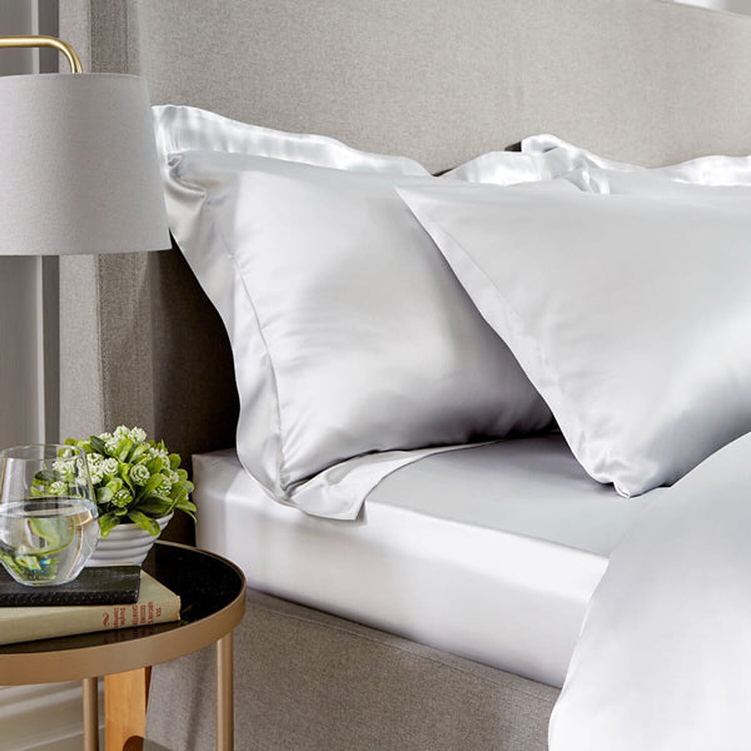 Pickford Gilbert - 100% Mulberry Silk Pillowcase (Size 75x55 cm) - White