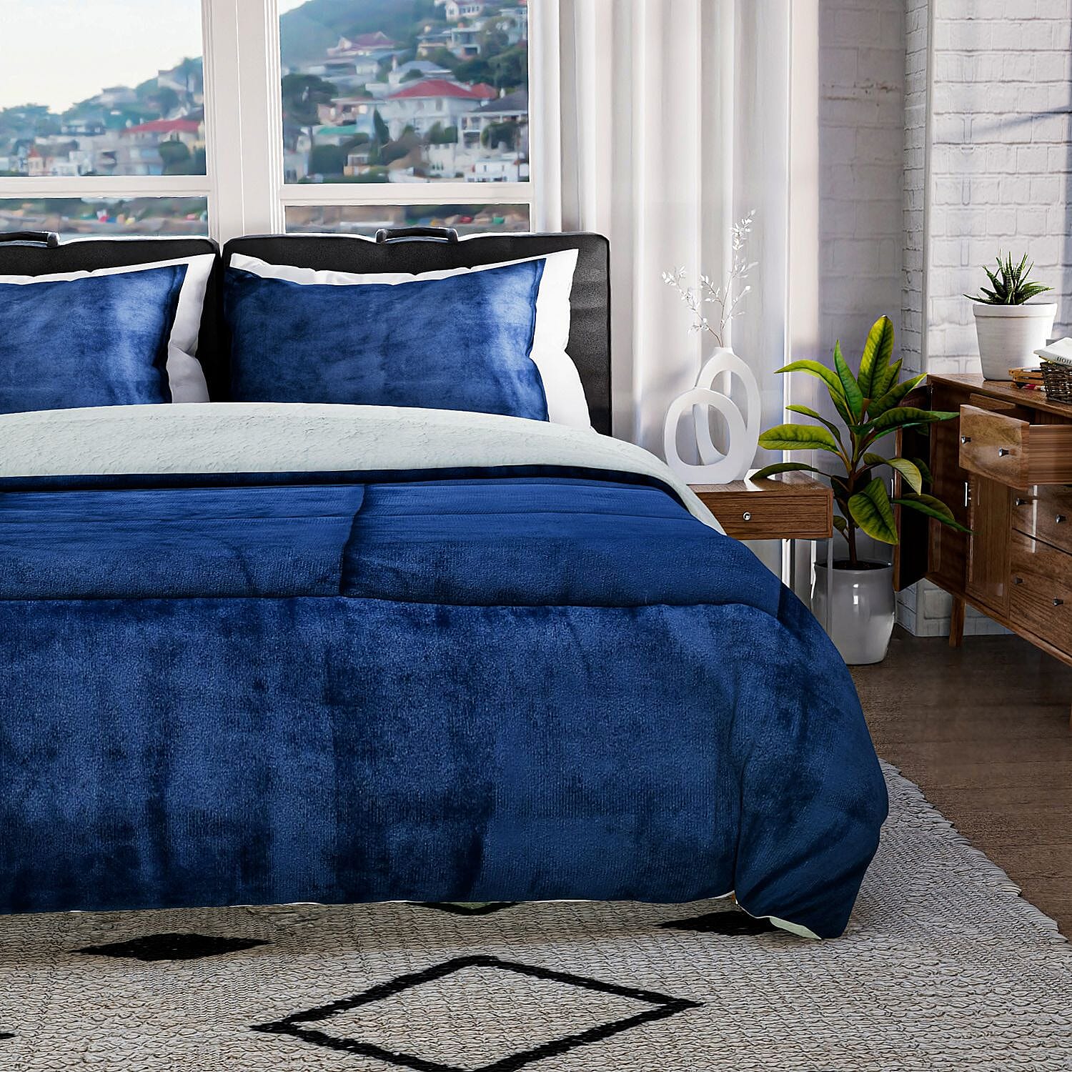 NEW - Set Of 3 Sherpa Comforter (Size Double) & 2 Pillow Cases (Size 75x50cm) Navy