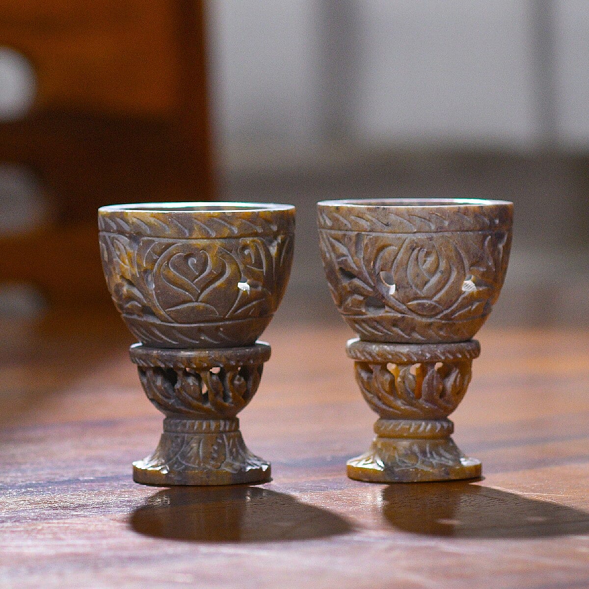 Nakkashi Set of 2 - Decorative Rose Handcarved Soapstone Egg Holders (8x4Cm)