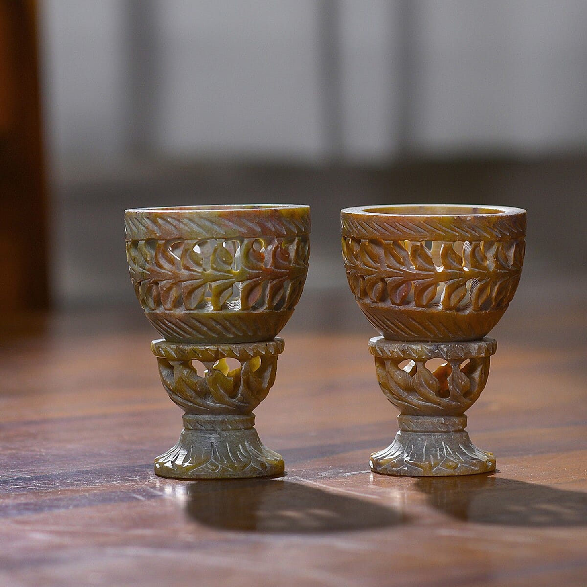 Nakkashi Set of 2 - Decorative Wave Handcarved Soapstone Egg Holders (8x4Cm)