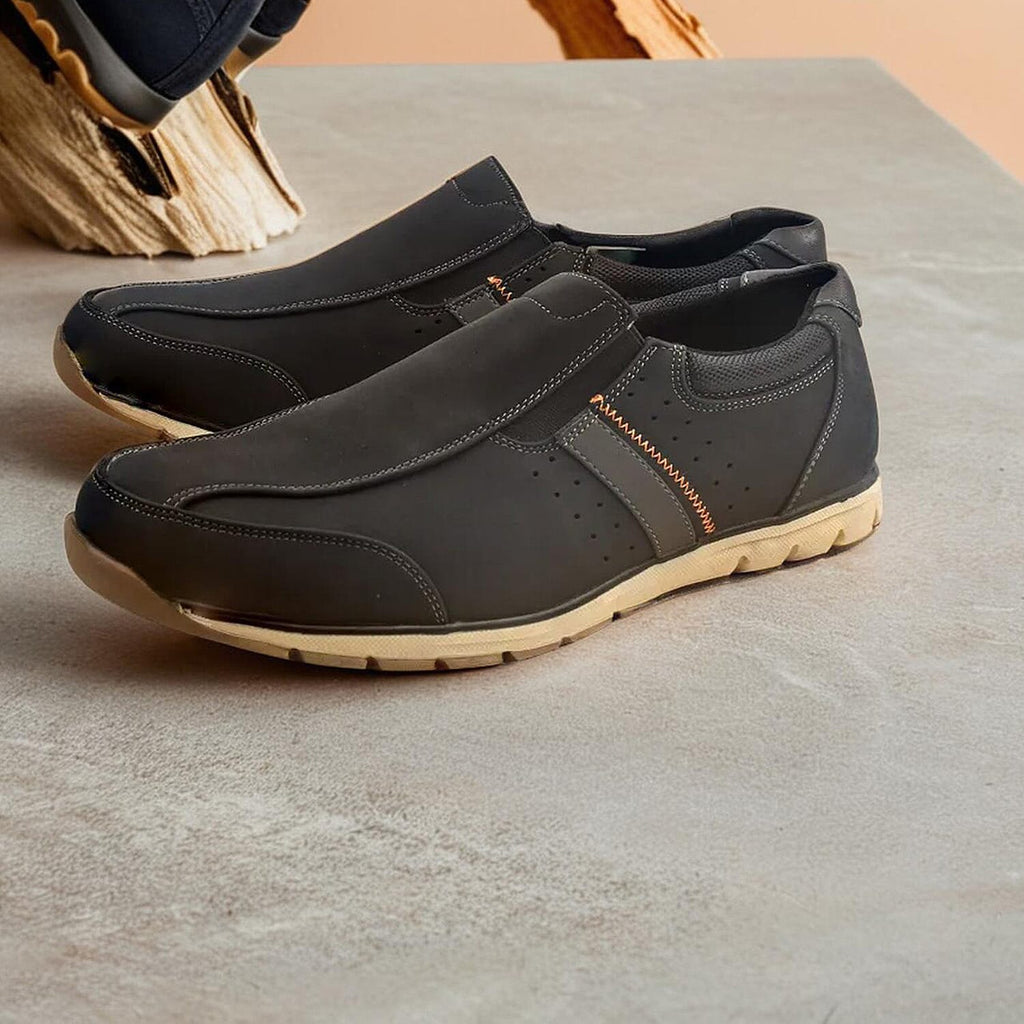 Oakenwood Premium Slip on Trainer (Size 7) - Black