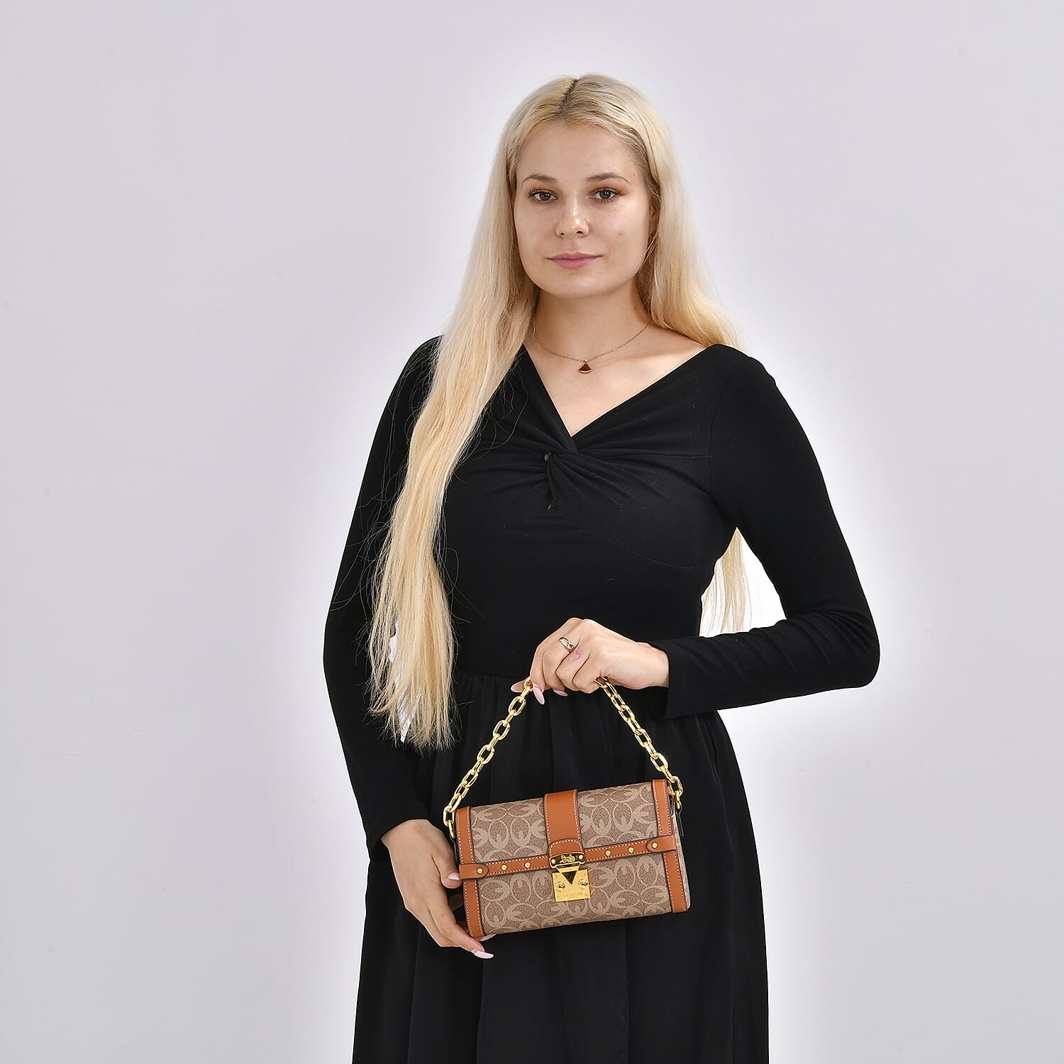 Guanchi Crossbody Bag with Exterior Zipped Pocket - Chain Strap - Brown