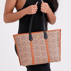 GUANCHI New York Tote Bag With Wristlet - Tan
