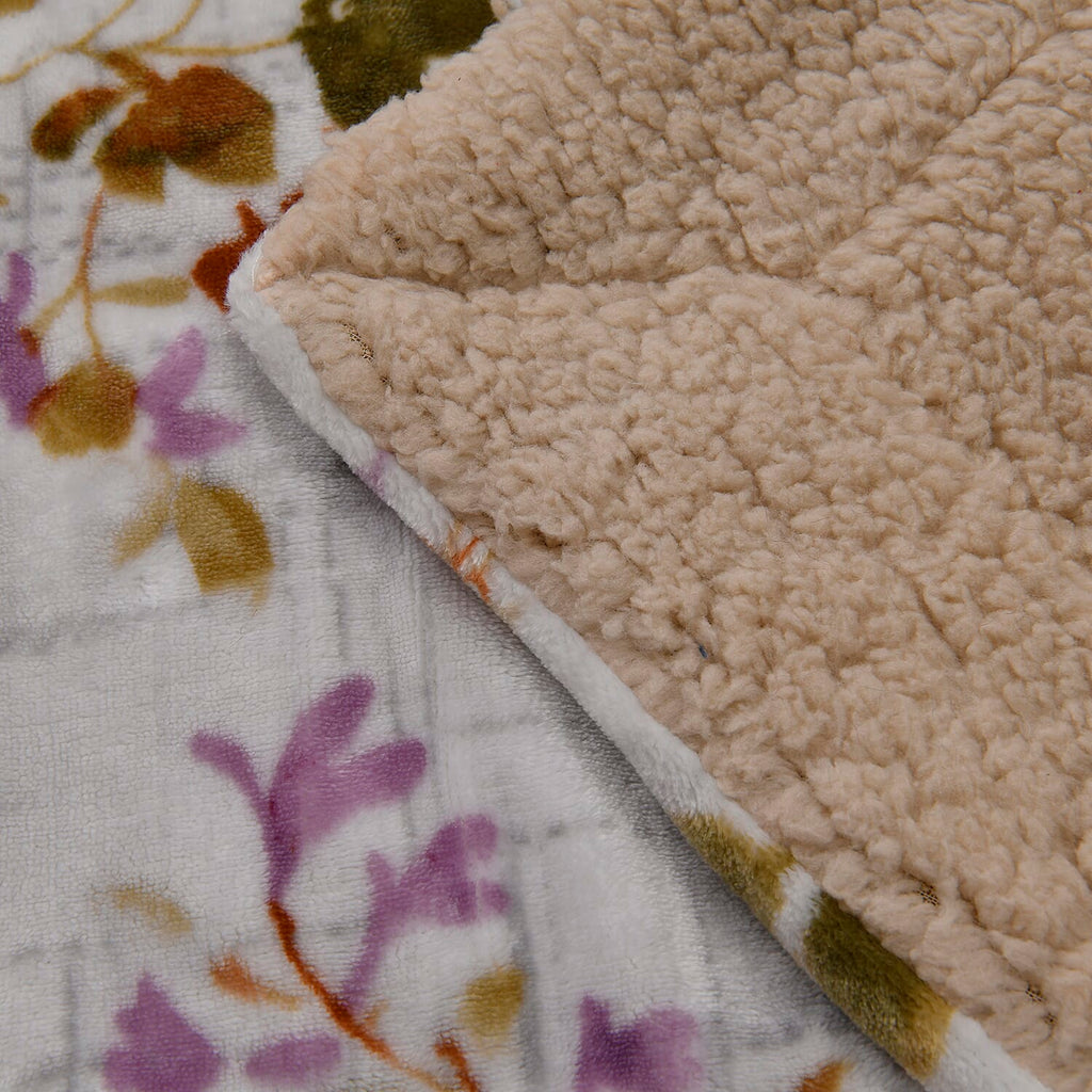 Polyester Flower and Leaves Blanket (Size 2x1 cm) - White & Red