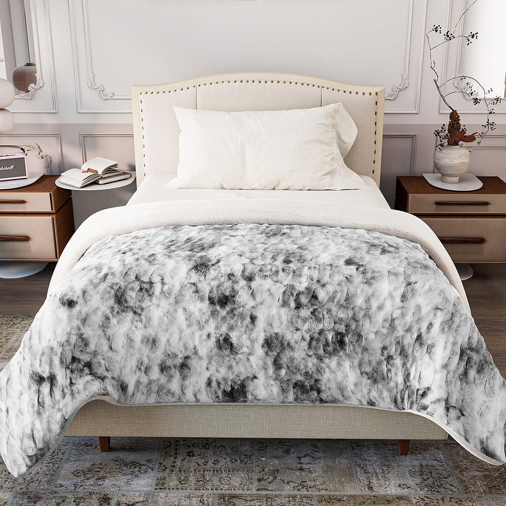 Polyester Patterned Blanket (Size 2000x1 cm) - Grey & Khaki
