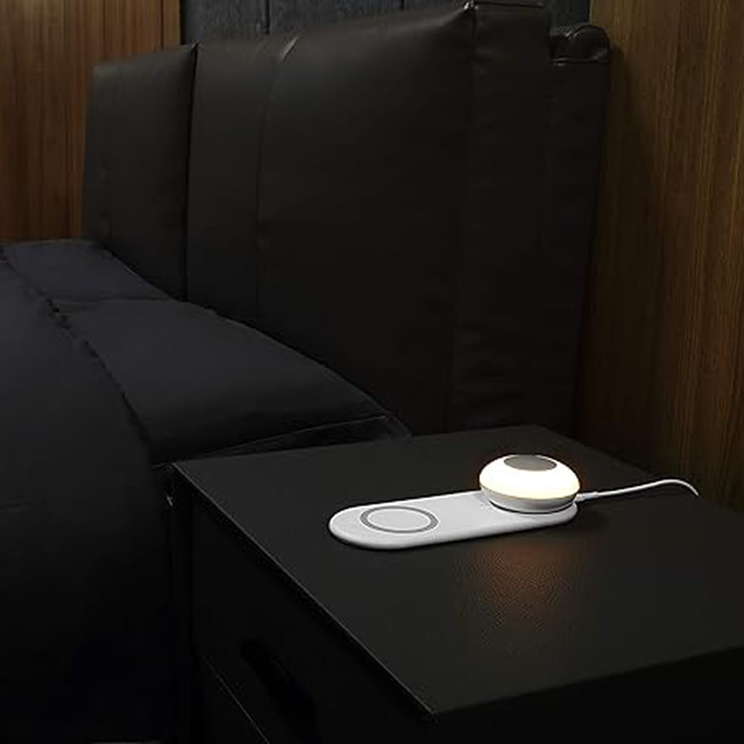 Portable Wireless Smartphone Charging Station (10W Fast Charging) - White