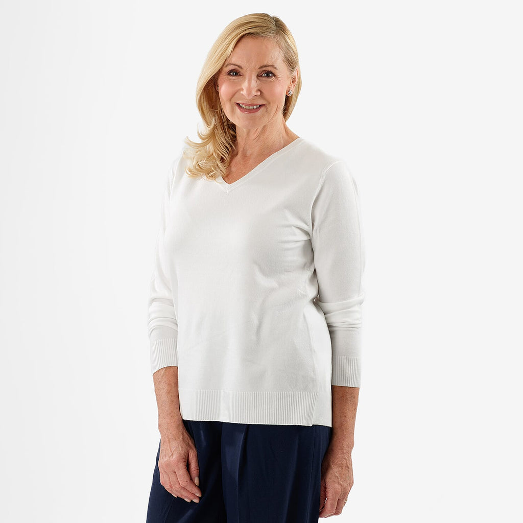 Pure & Natural V-Neck Jumper (Size 18) - White