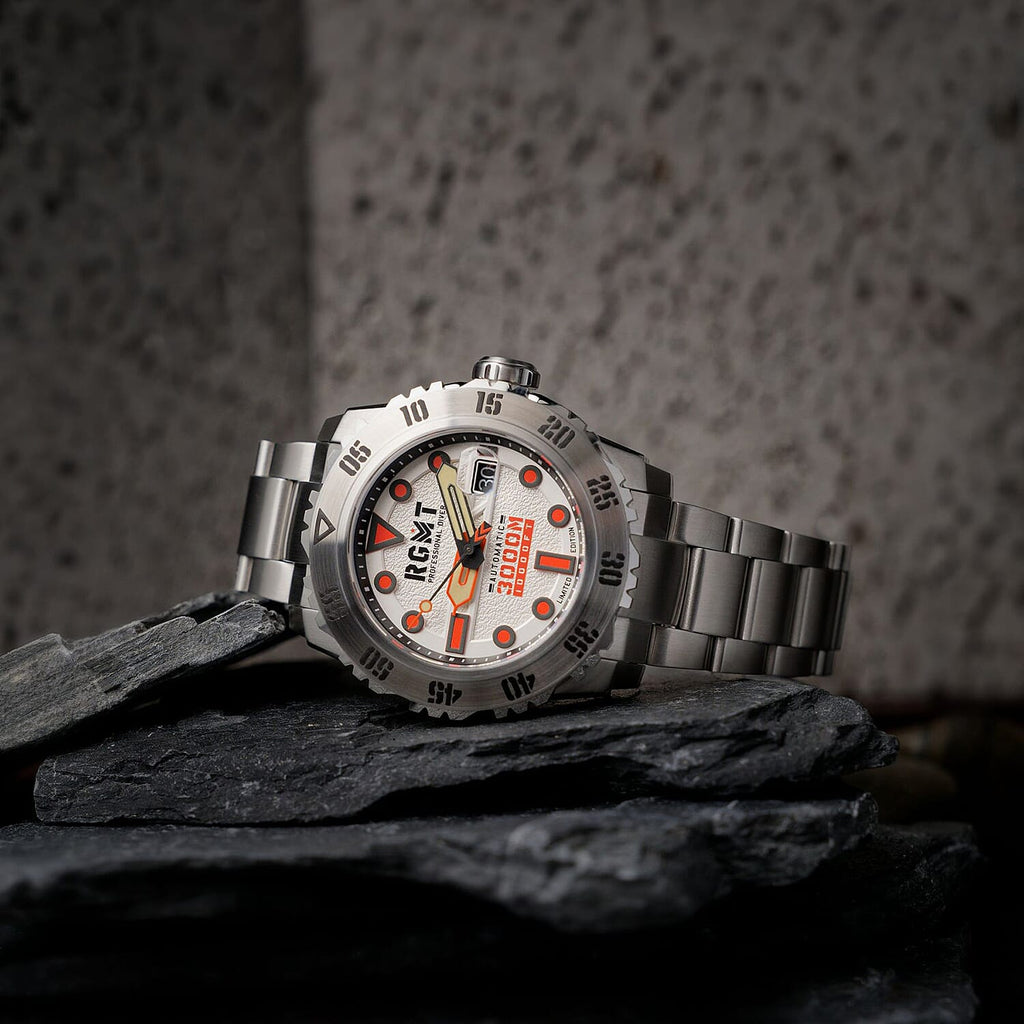 Limited Edition- Ohio Automatic Smokey White 300 ATM Mens Watch With Extra Silicon Strap - Beige