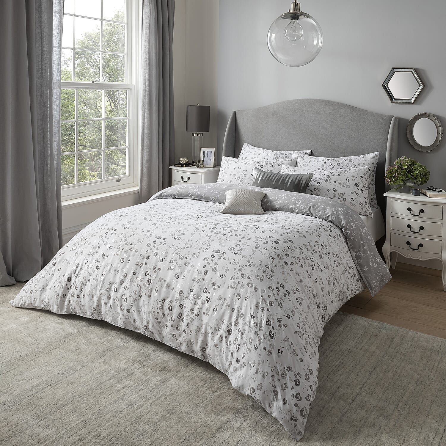 Samantha Faiers Deliah 100% Cotton Duvet Cover Sets Super King (Size 260x220 Cm) - White and Silver