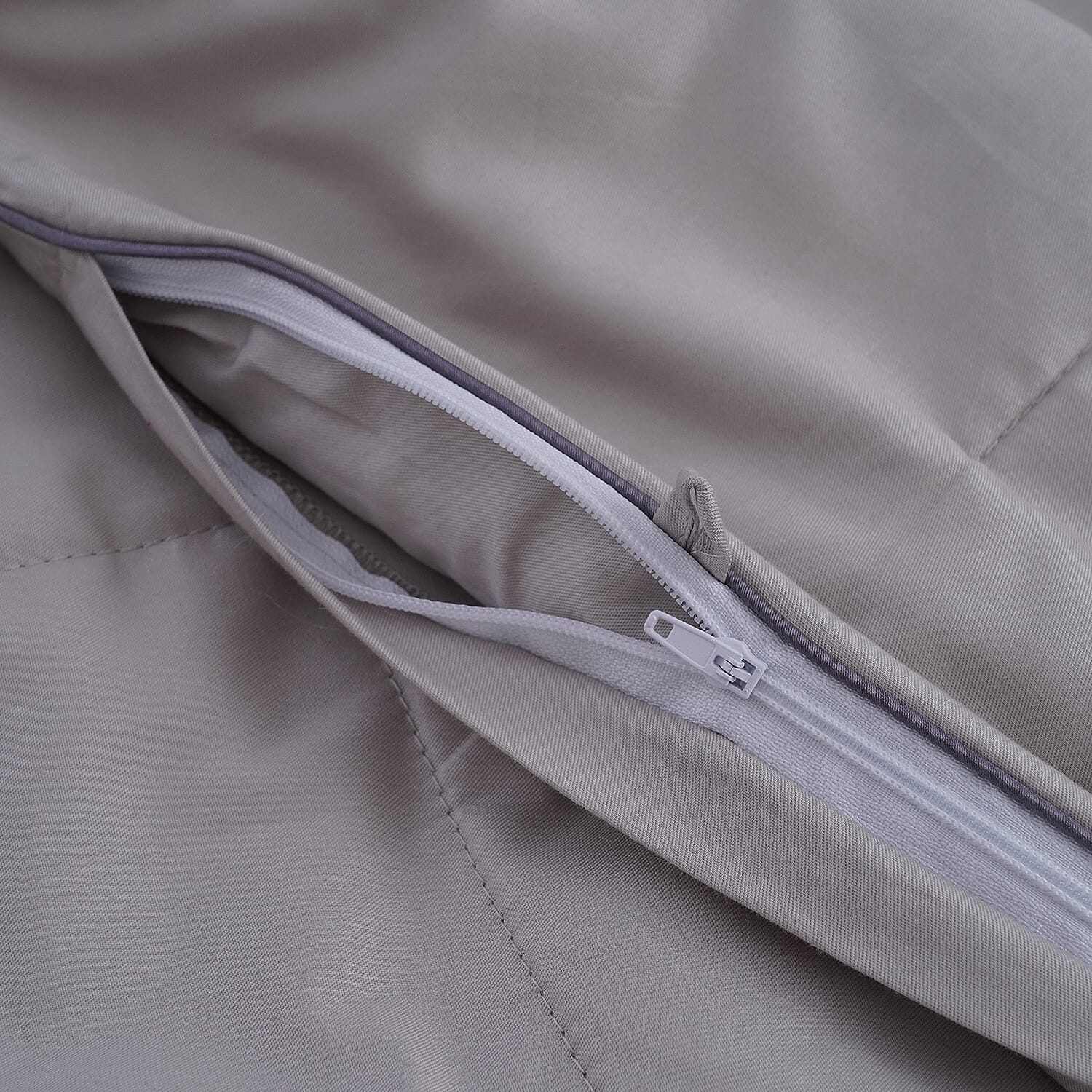 Deluxe Range 100% Mulberry Silk Quilt with 100% Cotton Cover - Dark Grey (Size Double)
