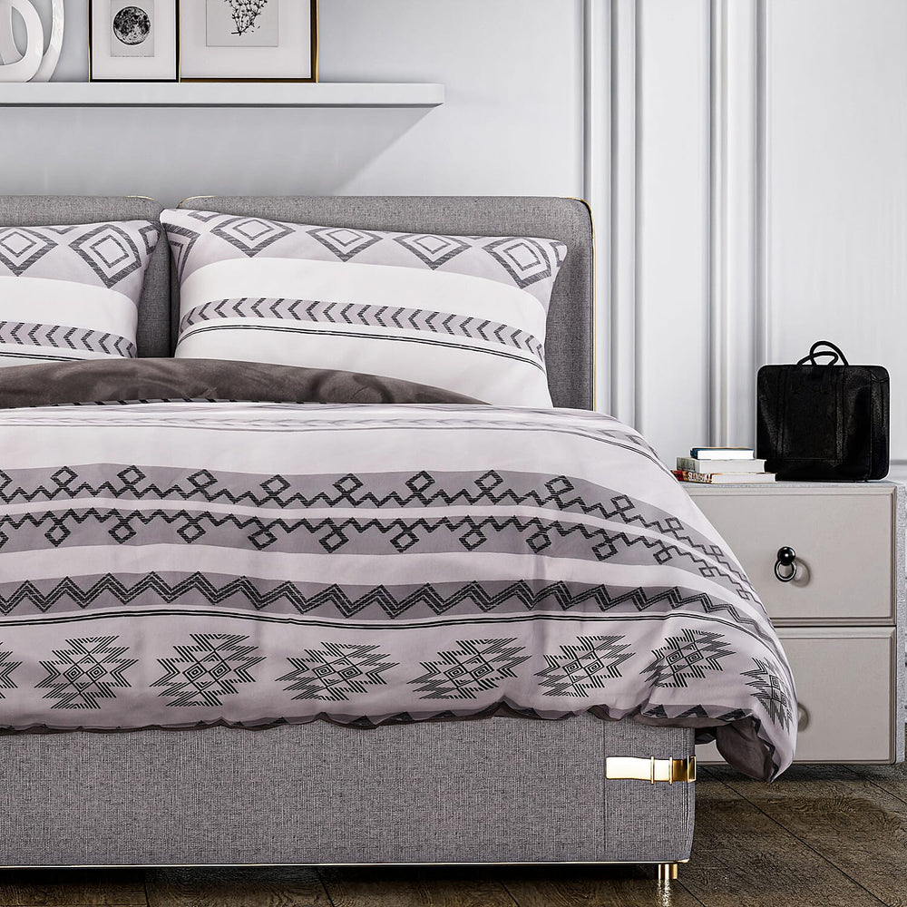 3 Piece Set - Printed Duvet Cover (King Size, 225x220 cm) With 2 Pillow Cases (Size 75x50 cm) - Light Grey