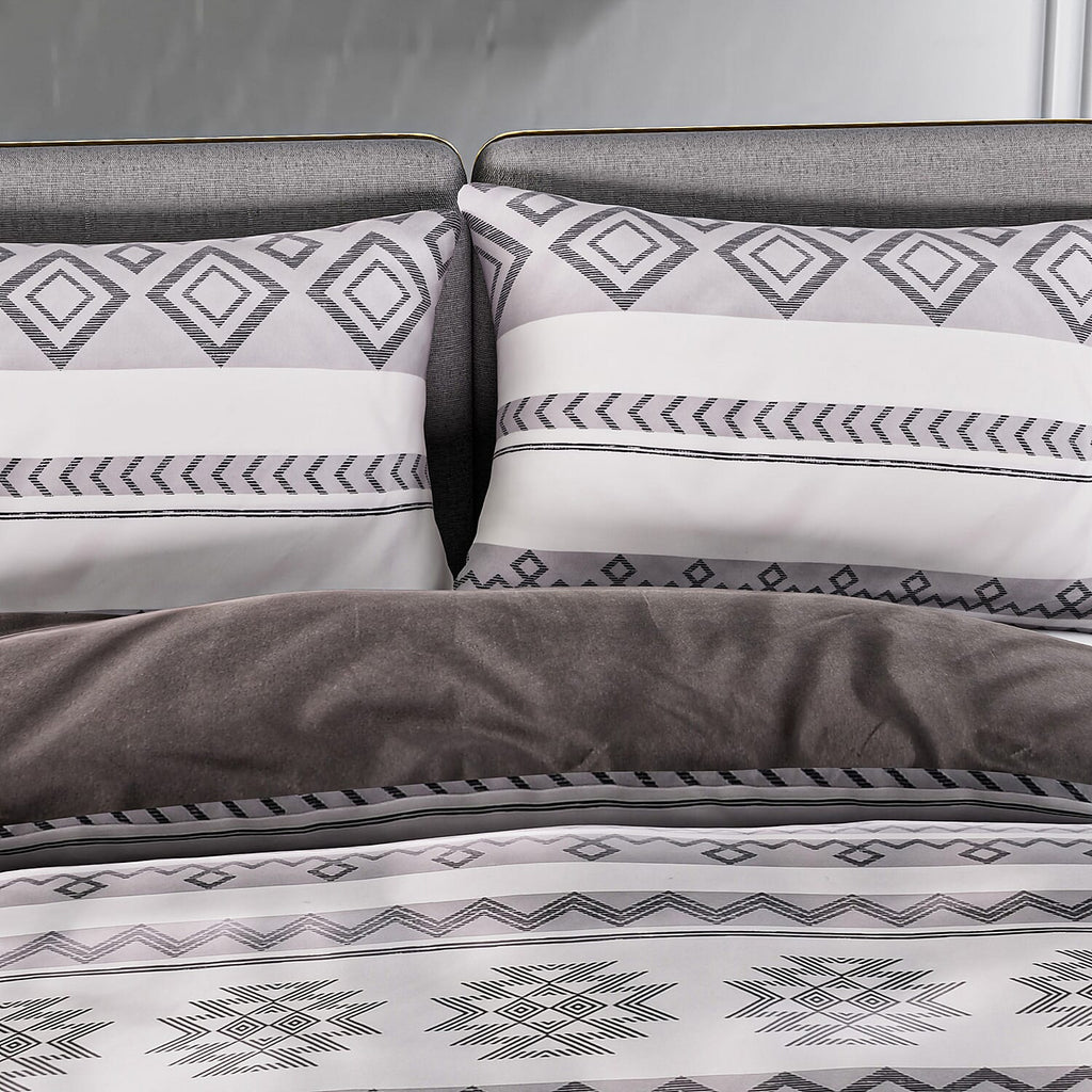 3 Piece Set - Printed Duvet Cover (King Size, 225x220 cm) With 2 Pillow Cases (Size 75x50 cm) - Light Grey