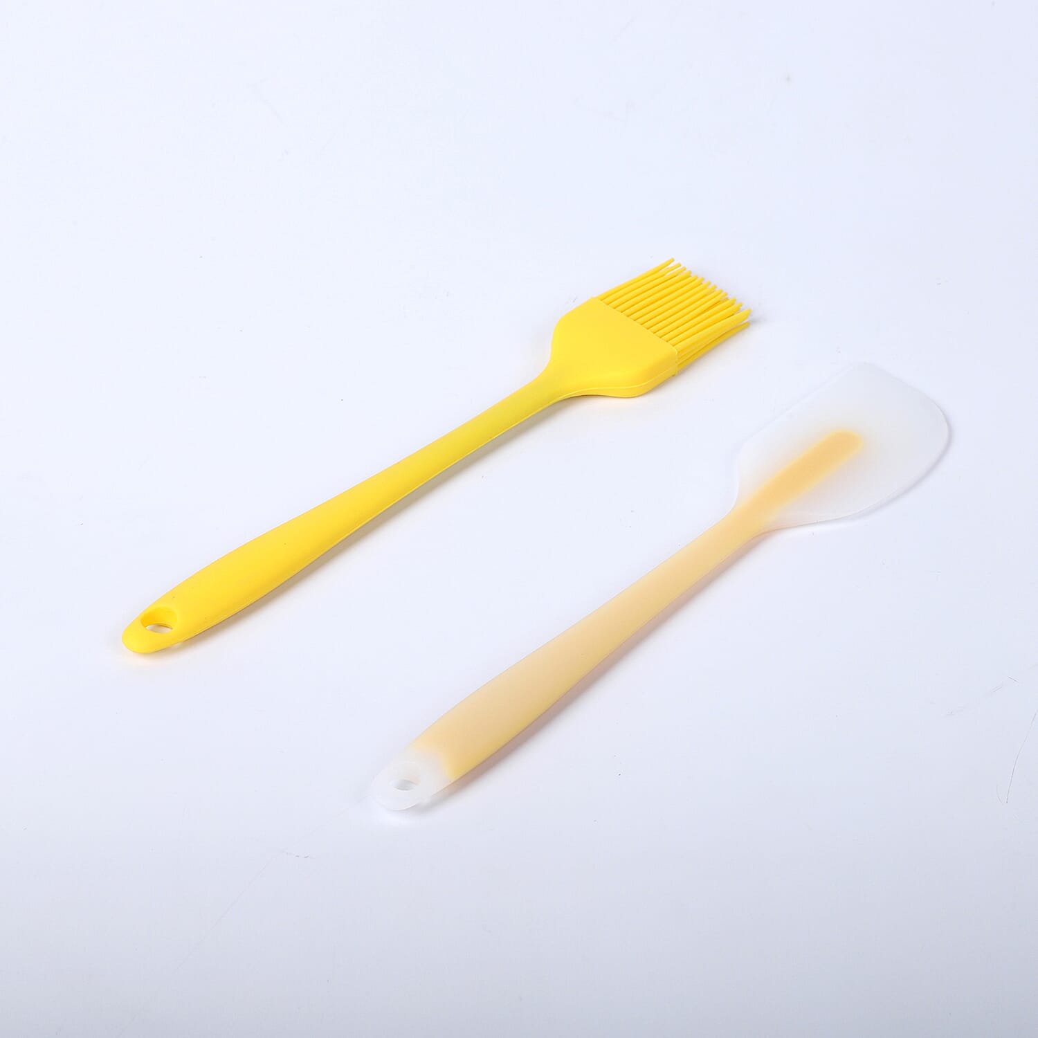 14 Piece Set Baking Tools (Includes 1xOil Brush, 1xScraper, 9xBaking Cups, 1xKneading Dough Mat, 2xSilicone Insulated Grips) - Multi