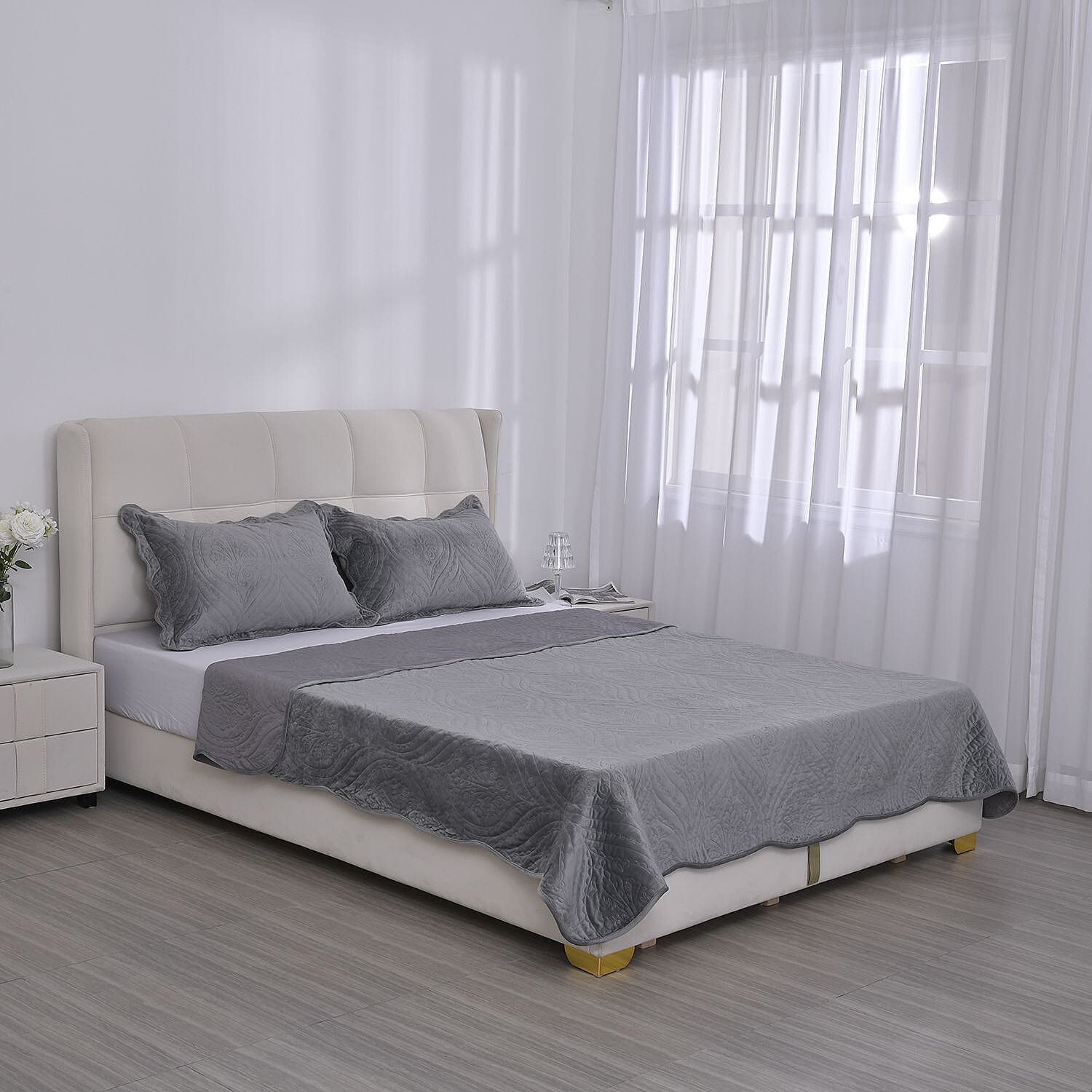 3 Pcs Set Summer Quilt and 2 Pillowcases (Size 200x200 Cm) - Grey