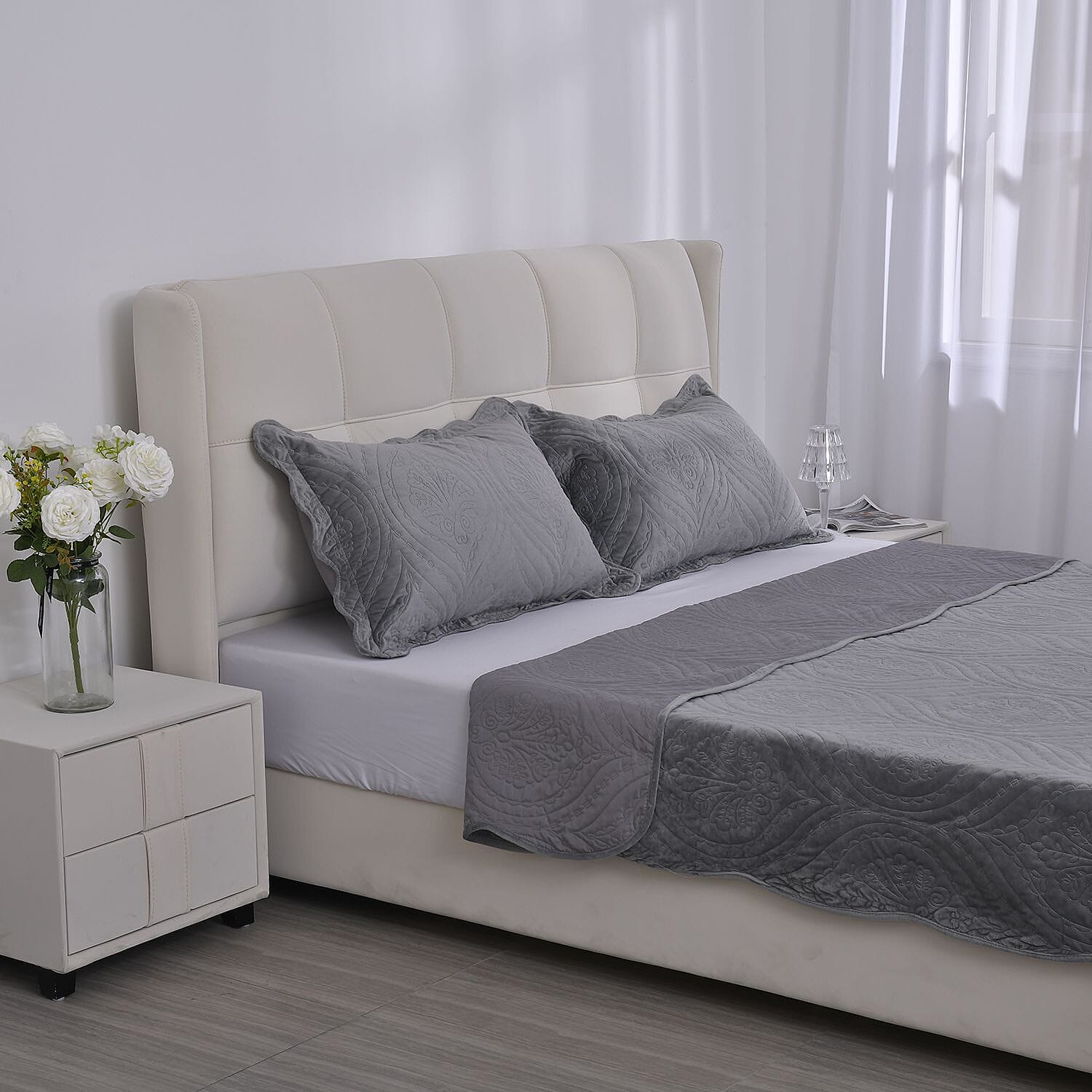 3 Pcs Set Summer Quilt and 2 Pillowcases (Size 200x200 Cm) - Grey