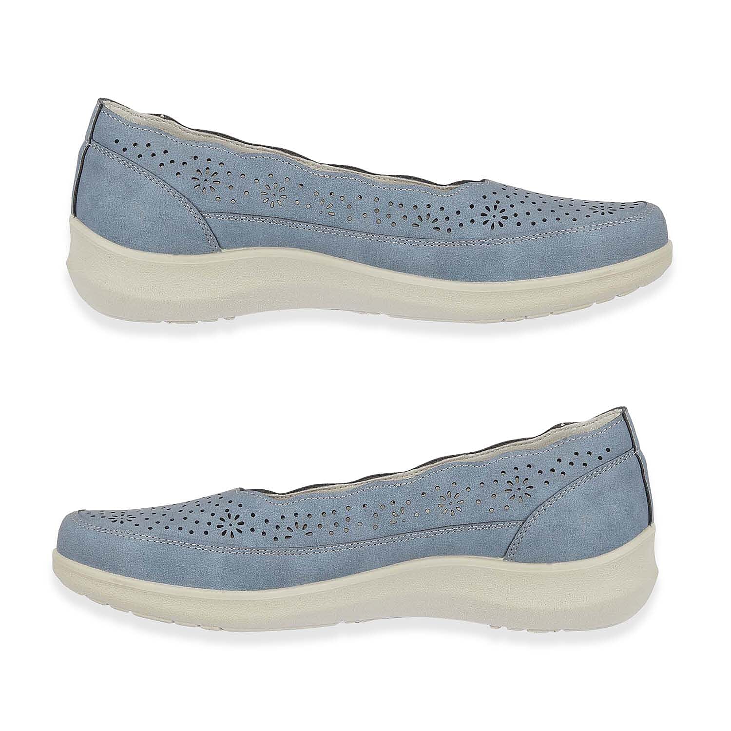 Shoetree Comfort Vienna Ladies Lightweight Slip-On Casual Pump With Decorative Cutouts (Size 7) - French Blue