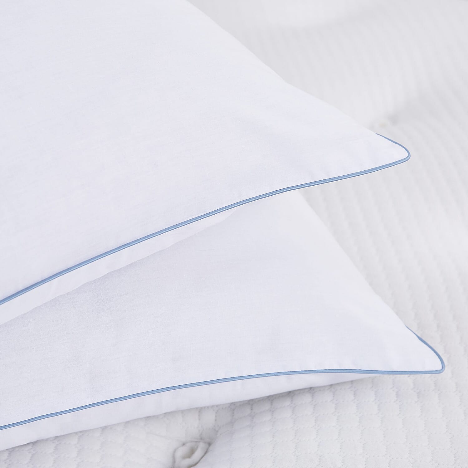 Silentnight Cool Comfort Set of 2 Pillows - Filled With Soft & Bouncy DuPont Fibres