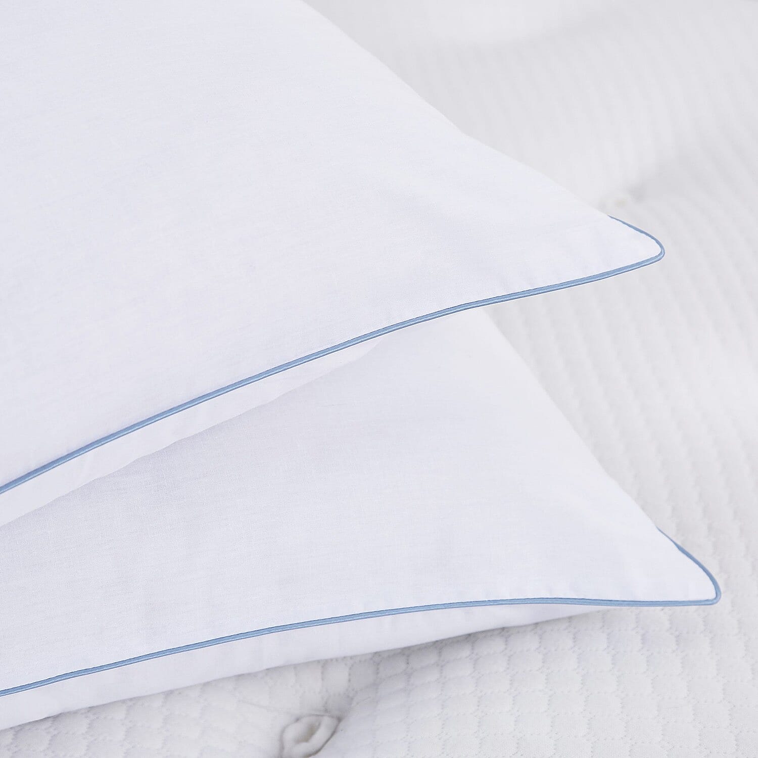Silentnight Cool Comfort Set of 2 Pillows - Filled With Soft & Bouncy DuPont Fibres