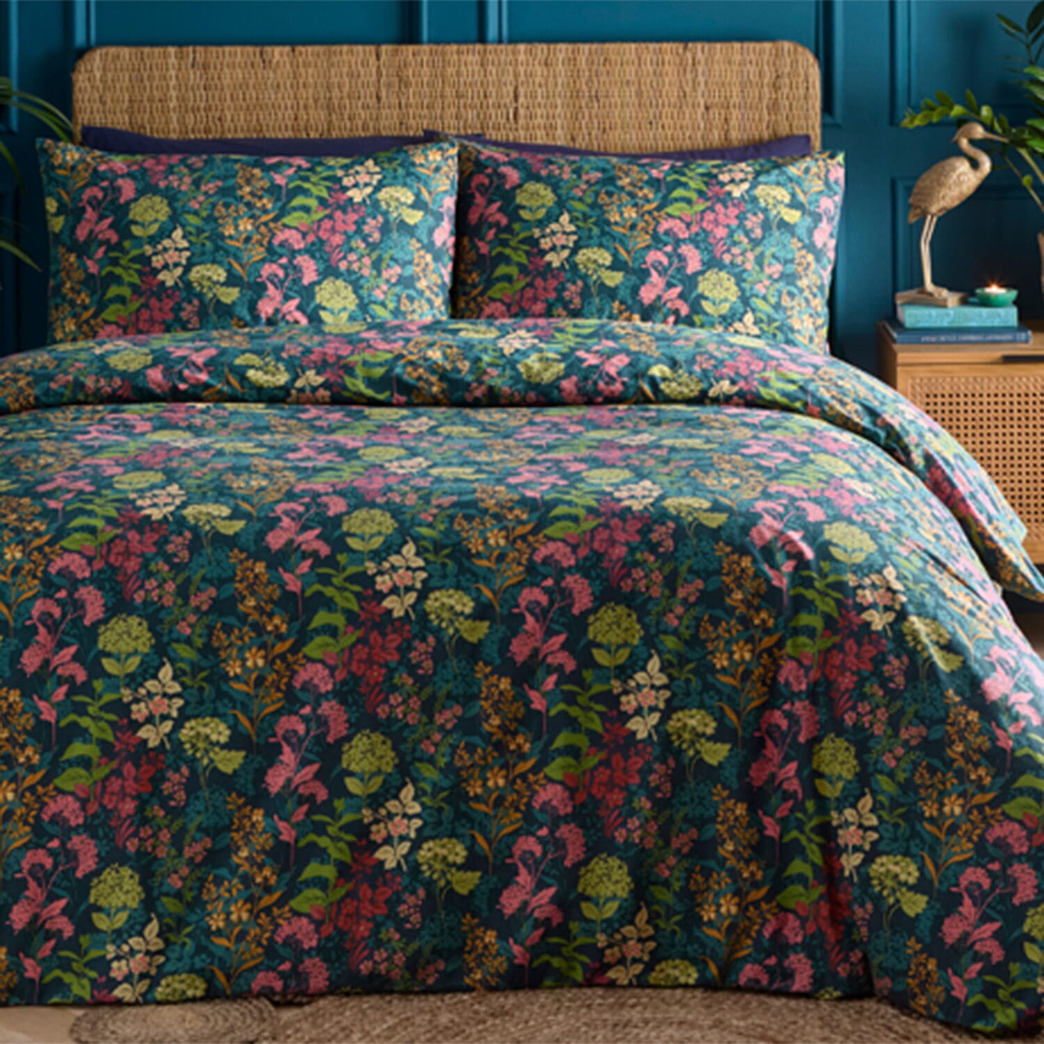 Simply Charlotte Jasmina Floral Print Duvet Cover Set (Size Double) - Teal