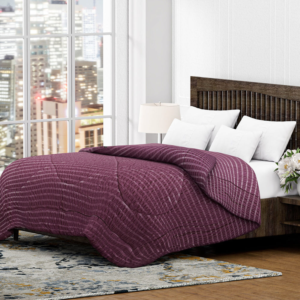 Luxurious Seersucker Quilted Comforter (Size 228X240 Cm) - Red Wine
