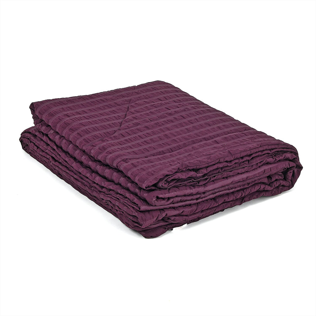 Luxurious Seersucker Quilted Comforter (Size 228X240 Cm) - Red Wine
