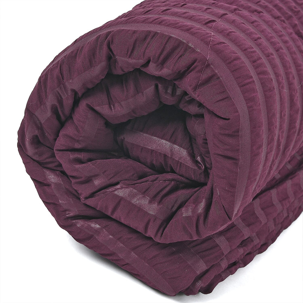 Luxurious Seersucker Quilted Comforter (Size 228X240 Cm) - Red Wine