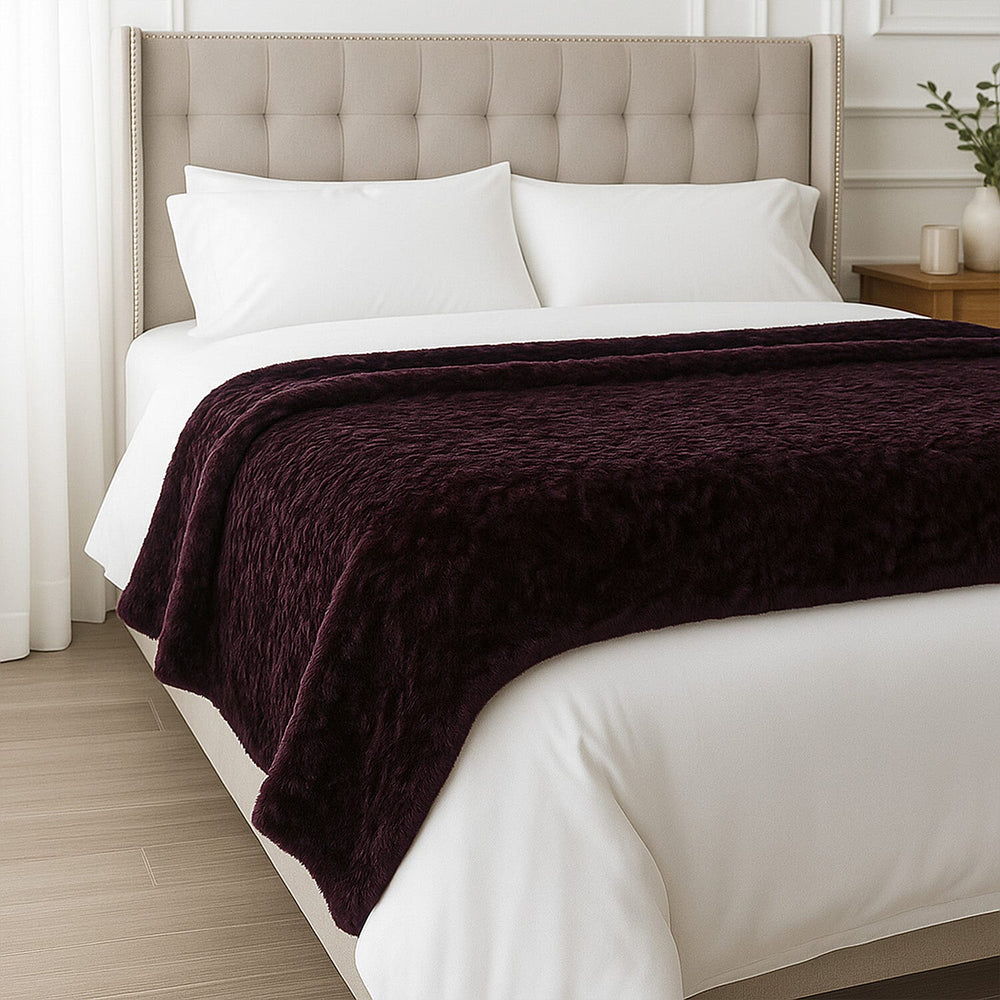 THE OPULENT LUXURY - HUSH HAVEN Ultra Soft - Warm Sumptuous Double Layer Sherpa Faux Fur Blanket 680 GSM (180 x 150 cm) - Dark Wine