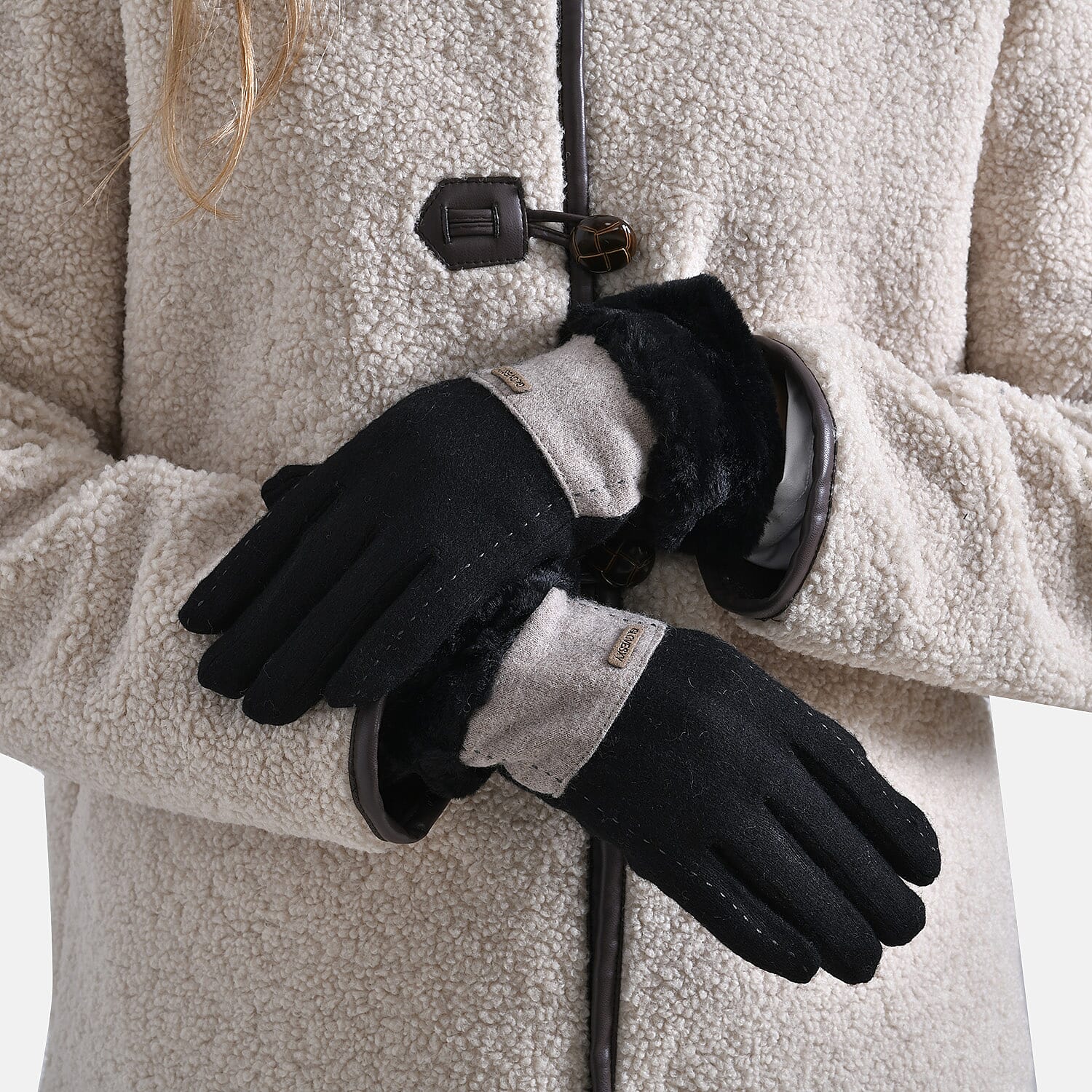 Styled By Cashmere Wool Gloves with Touchscreen Access (One Size) - Black