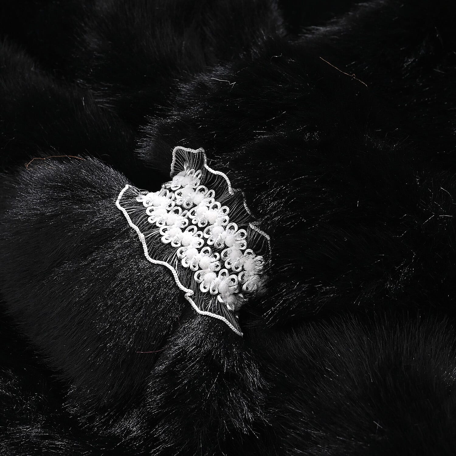Faux Fur Scarf - Hat Two-Piece Set (One Size) - Black