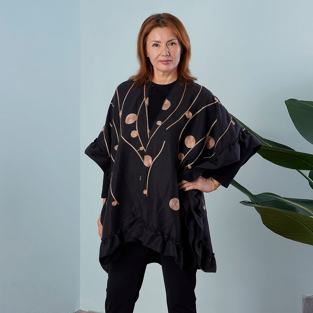 TAMSY Circular and Line Embroidered Kimono (Size 95x83 Cm) - Black & Khaki