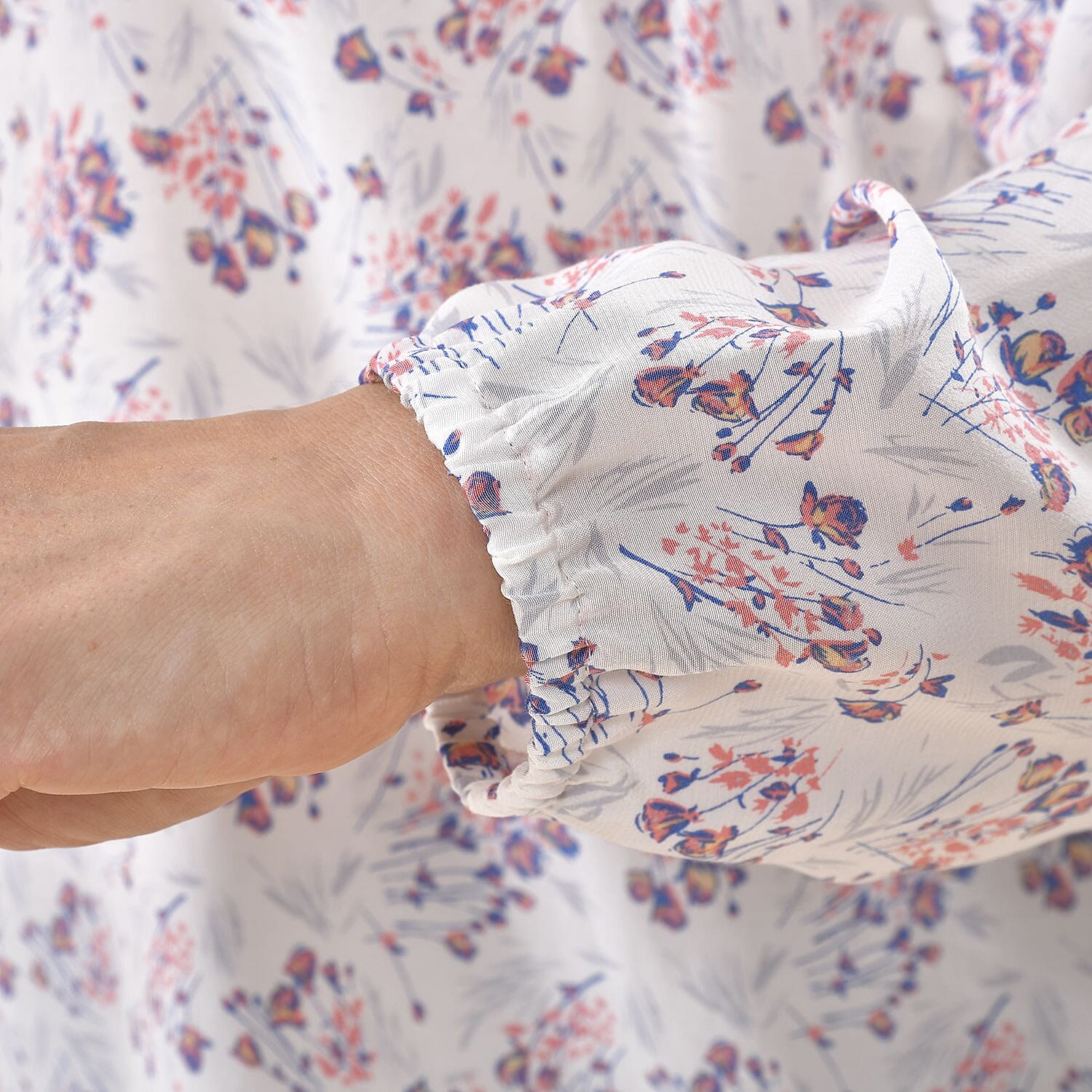 TAMSY 100% Viscose Floral Pattern Collar Blouse (Size L,16-18) - White