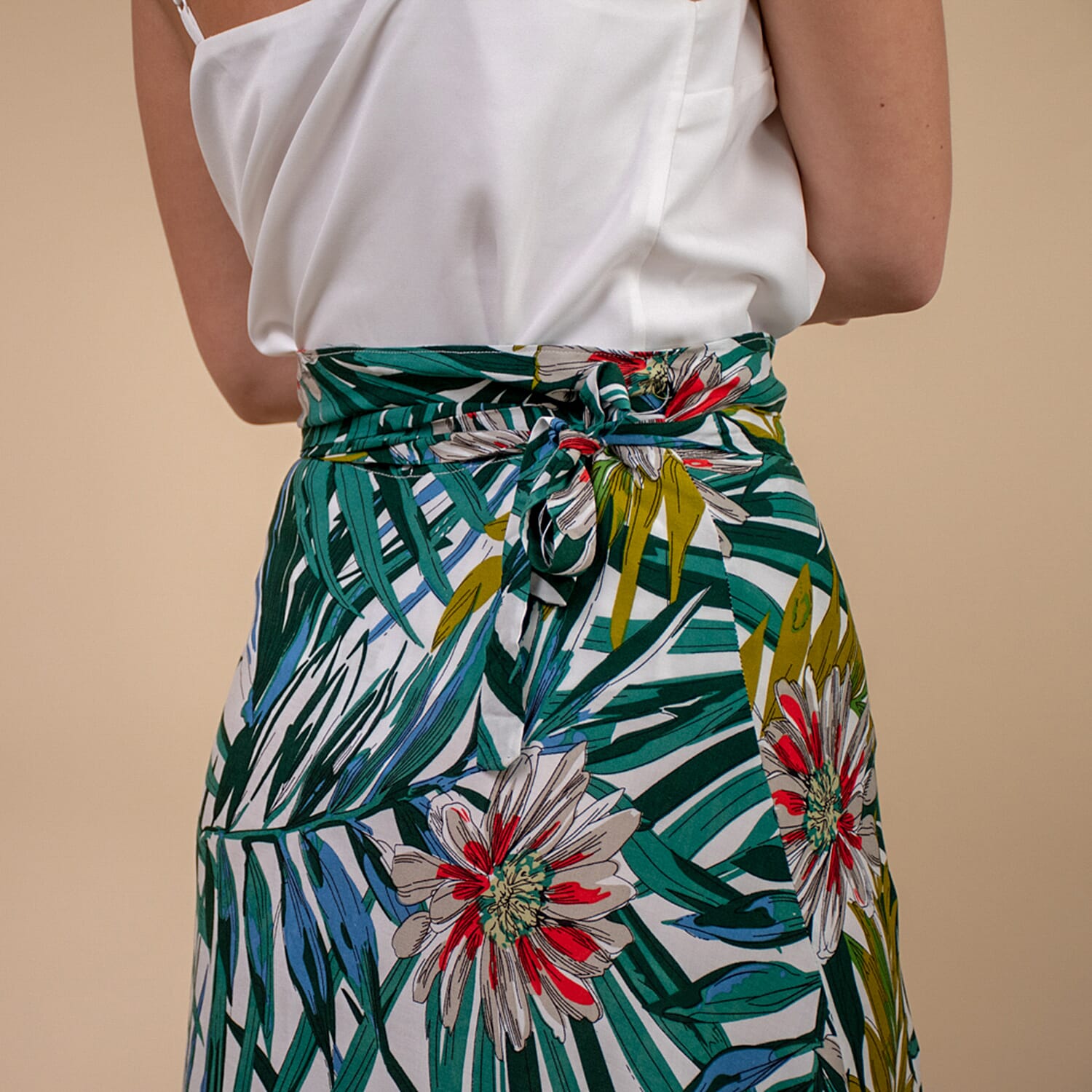TAMSY 100% Rayon Floral Printed Wrap Skirt One Size Curve (Fits 18-26 ) - White, Green & Multi