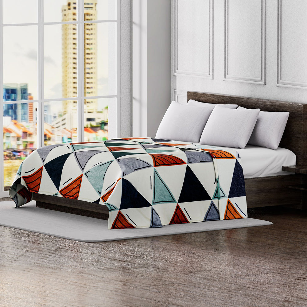 Flannel Printed Blanket (Size 200x1 cm) - Beige & Multicolor