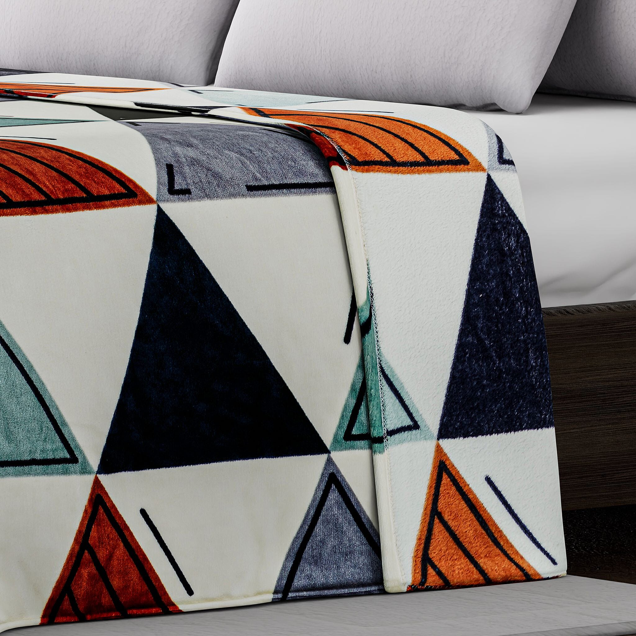 Flannel Printed Blanket (Size 200x1 cm) - Beige & Multicolor